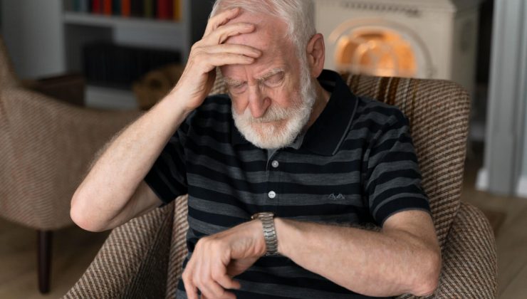 Alzheimer (Alzaymır) nedir? Alzheimer belirtileri, nedeni ve tedavisi