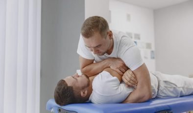 Kayropraktik tedavi nedir? Zaralı mı, Nasıl yapılır?
