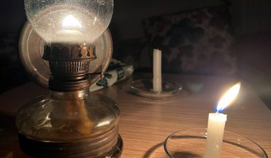 Isparta 48 saattir elektriksiz! Vatandaşlar tepkili! Gaz lambaları geri geldi!